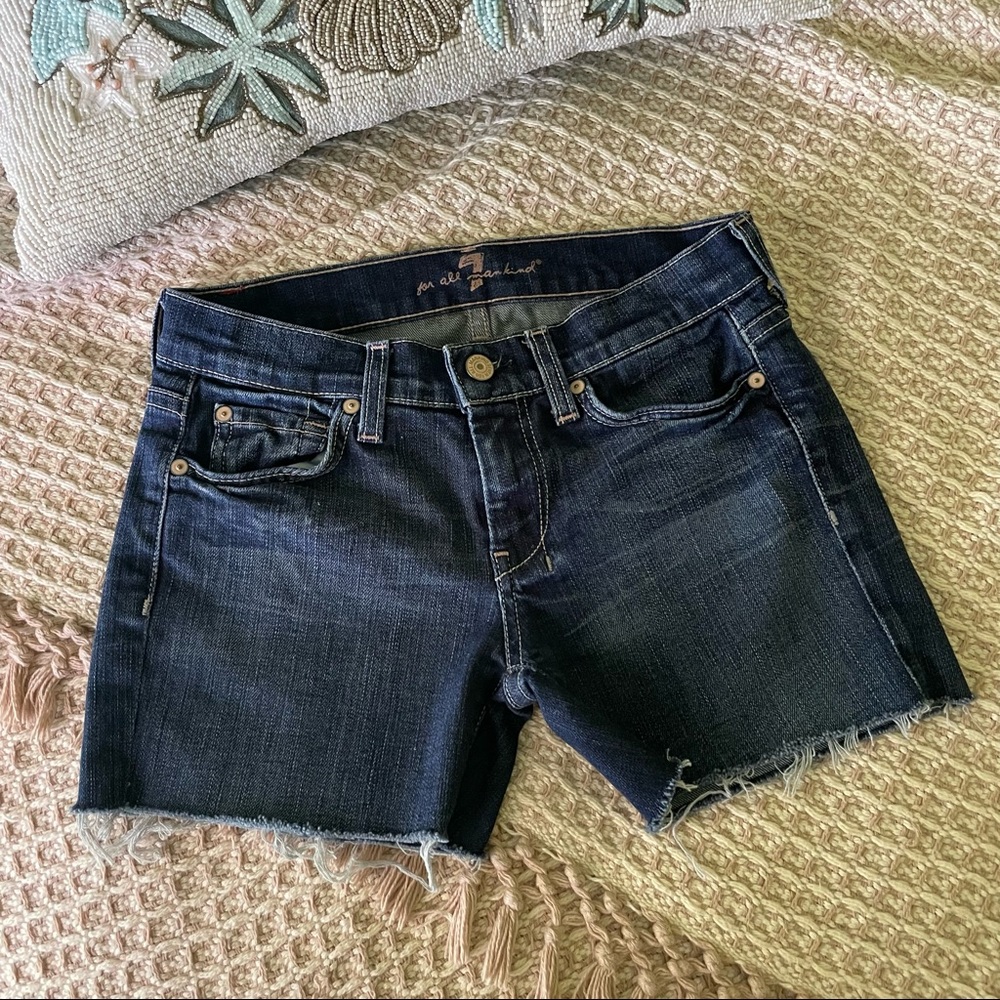 Jean Raw Hem Denim Shorts
